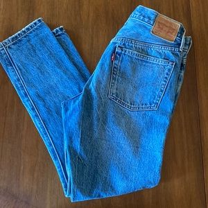 Levi’s jeans -501 skinny distressed